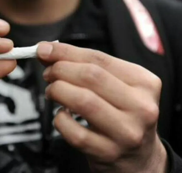 Más del 60 % de alertas por consumo de drogas en Bogotá vienen de colegios y parques