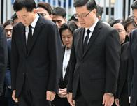 El líder de Hong Kong ordena una investigación sobre el incendio mortal que dejó 151 muertos