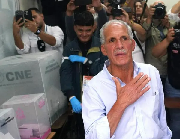 Trump amenaza con "consecuencias graves" ante cerrado duelo por presidencia de Honduras