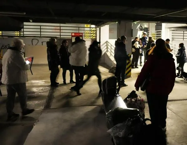 Ucrania: los habitantes están preocupados mientras el enviado viaja a Moscú