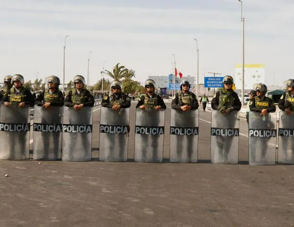 Perú y Chile acuerdan patrullajes conjuntos en la frontera tras días de tensión por situación migratoria