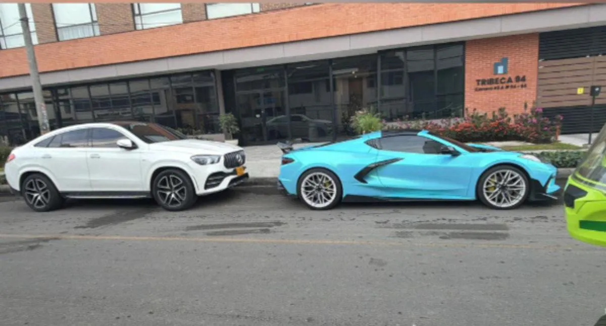 Investigan antecedentes de hombre vinculado a Corvette que insultó a policías; estuvo en la cárcel y tuvo multa el 31 de octubre. 