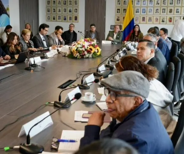 Fenalco se retira de la mesa de concertación del salario mínimo y acusa al Gobierno de decisión anticipada