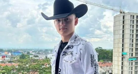 Liberaron a hijo de Giovanny Ayala y su mánager, secuestrados hace más de 2 semanas en el Cauca. Los encontron en carpas. 
