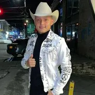 Primera foto de Miguel Ayala y su mánager libres, luego del secuestro; estaban en carpas y en condiciones "infrahumanas". 