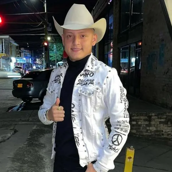 Primera foto de Miguel Ayala y su mánager libres, luego del secuestro; estaban en carpas y en condiciones "infrahumanas". 