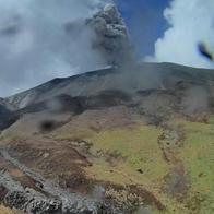Volcán Puracé: alerta naranja, caída de ceniza y cambios en río