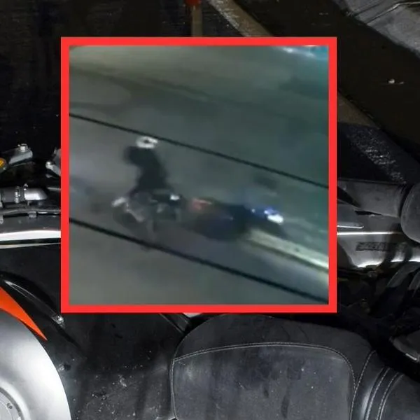Video muestra violento choque entre dos motociclistas en Bogotá