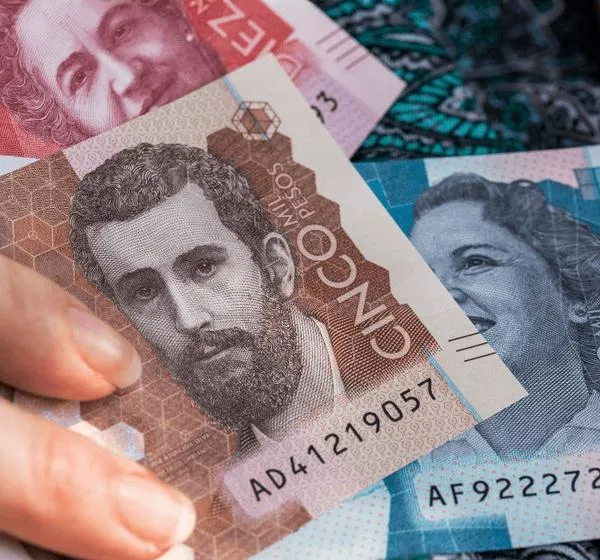 ¿Cuánto debería subir el salario mínimo en 2026? Esto dicen los economistas