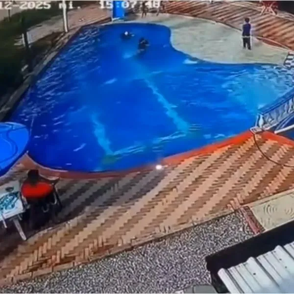 Una niña en Antioquia se salvó de morir ahogada gracias a policía que la rescató