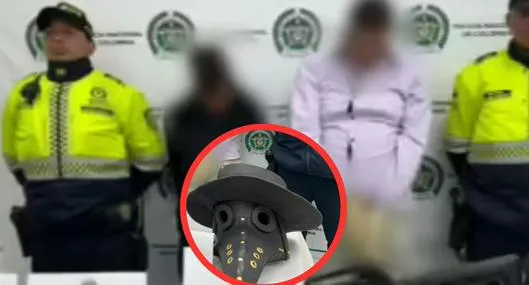 Quién es el hombre que apareció disparando con un fusil en Bogotá; lo grabaron con máscara y habría usado prendas de la 'peste negra'.