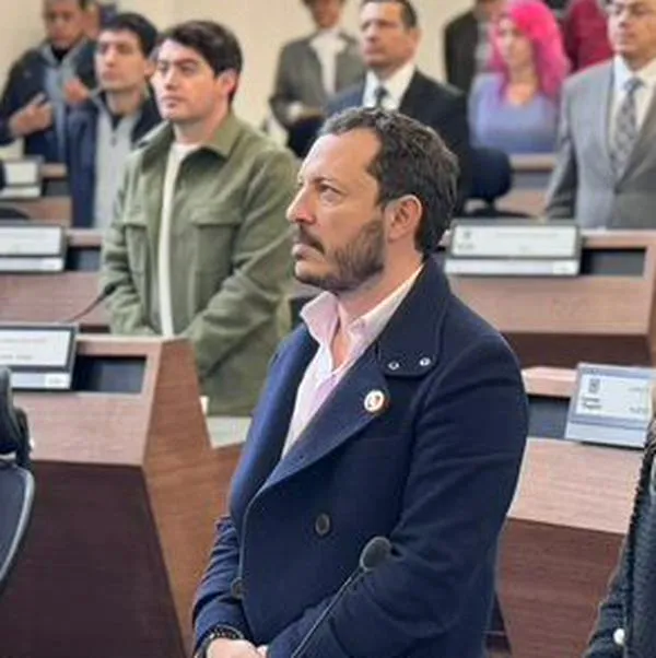 Otro concejal de Bogotá que renunció a curul para aspirar al Senado: quién es