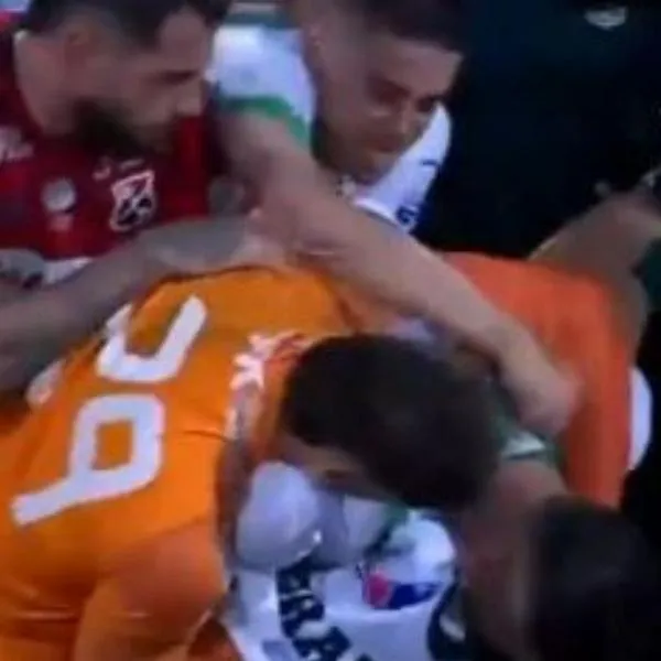 Así fue la pelea entre jugadores de Nacional y Medellín
