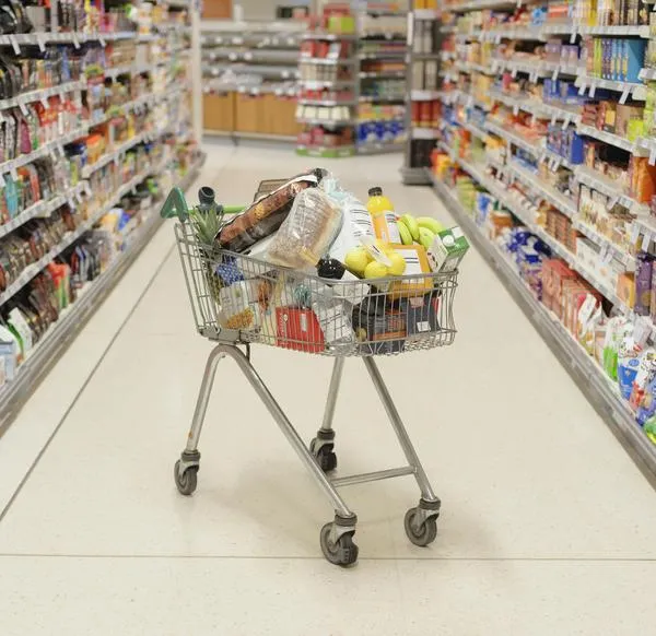 Supermercado colombiano lanza promociones: Makro día de velitas