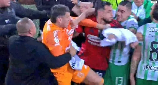 Pelea Medellín vs. Nacional