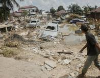 Indonesia: el hambre acecha tras las inundaciones que dejaron más de 900 muertos