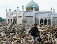 Devastadoras inundaciones en Indonesia: más de 900 muertos solo en Sumatra