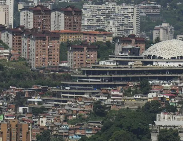 El exgobernador venezolano Alfredo Díaz murió tras un año de aislamiento en El Helicoide, asegura el Foro Penal