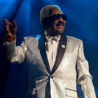 Murió Rafael Ithier, el fundador de la orquesta de salsa El Gran Combo de Puerto Rico, a sus 99 años y cantantes famosos lo despiden.