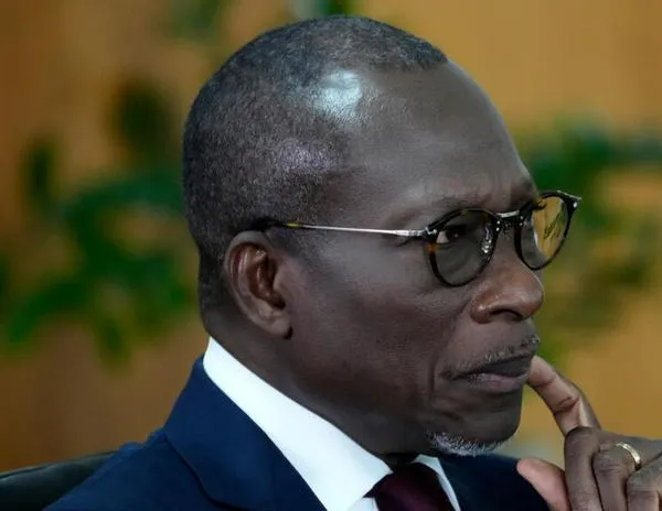 Soldados anuncian un aparente golpe de Estado en Benín; el presidente Talon está "seguro", dice el ejército