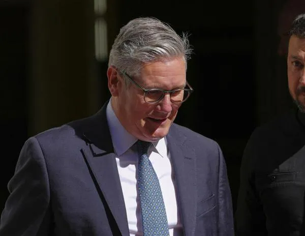 Zelenski llega a Londres para reunirse con Starmer, Merz y Macron,  en una semana de alto voltaje diplomático