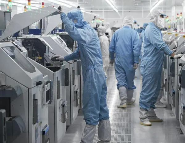 El superávit comercial chino supera por primera vez el billón de dólares