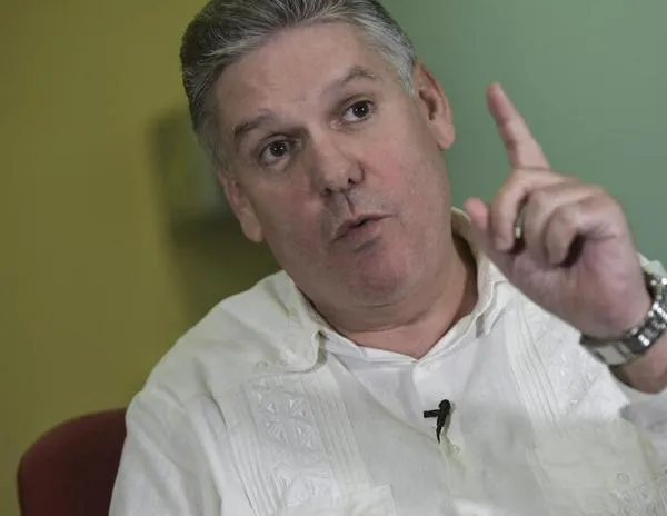 Cuba: Condenan a cadena perpetua al exministro de Economía por espionaje y delitos económicos