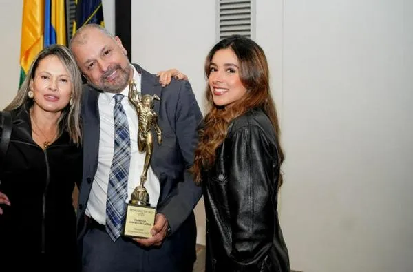 Industria Licorera de Caldas barre con otro premio, el de Mercurio de Oro, otorgado por Fenalco Caldas