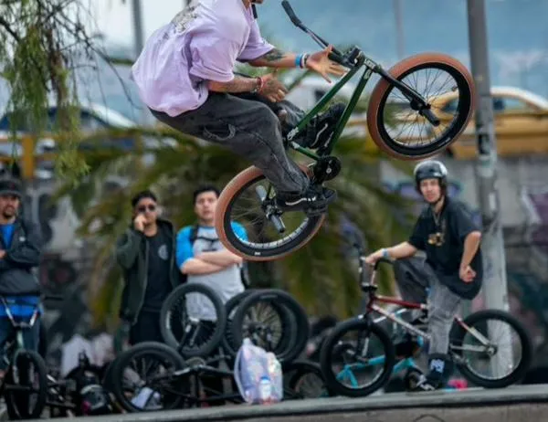Primer Campeonato Distrital de BMX llenó de adrenalina el Parque Tercer Milenio 