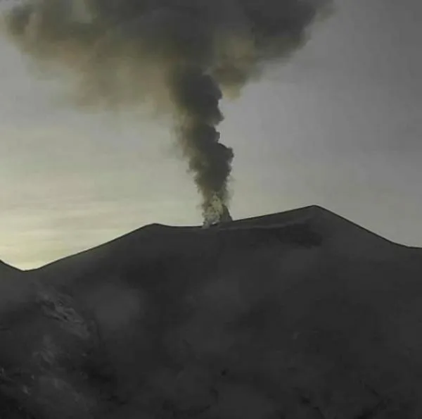 Emisiones de ceniza en el volcán Puracé