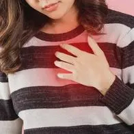 Mujer ignoró estos síntomas y terminó con 2 diagnósticos de cáncer