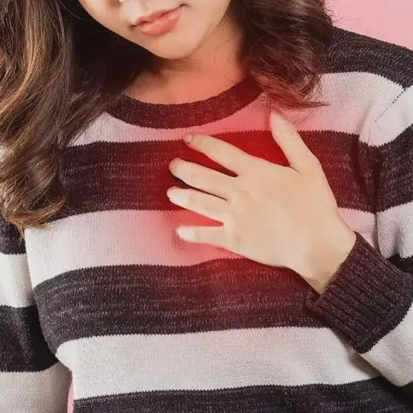 Mujer ignoró estos síntomas y terminó con 2 diagnósticos de cáncer