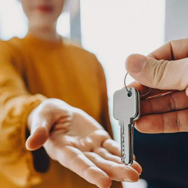 Trámite con el que propietarios de vivienda evitan lío con inquilinos abusivos