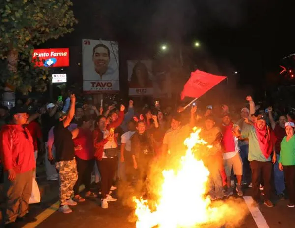 Elecciones en Honduras: la presidenta denuncia un “golpe electoral”, mientras las protestas llegan al CNE
