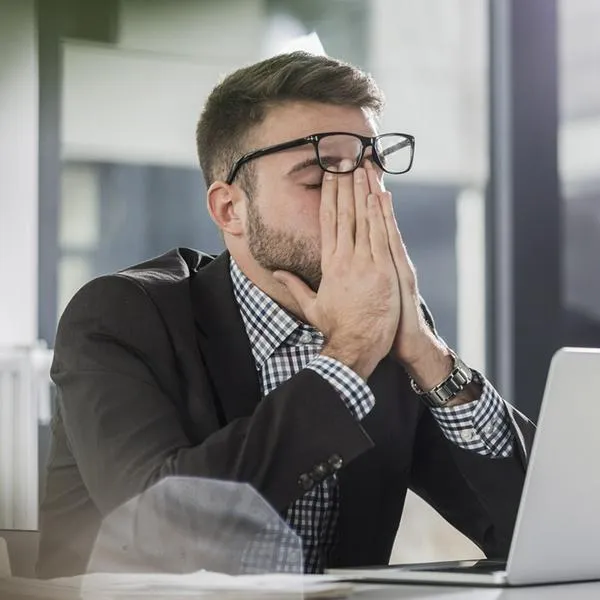 Advierten a trabajadores cercanos a pensionarse en Colombia por gran lío