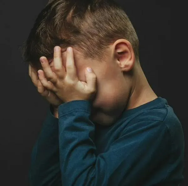 Un menor de 5 años fue rescatado por las autoridades en Medellín, luego de que lo dejaron abandonad en una vivienda