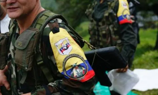 Ordenan capturar a alias Iván Mordisco, el hombre más buscado en Colombia, por genocidio de indígenas