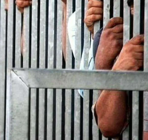 Ordenan medidas urgentes por riesgo sanitario en centros de detención en Antioquia y Santander