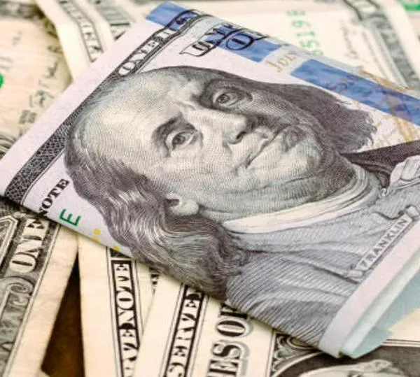 Dólar cae este jueves, pero se resiste a perder nivel de los $3.800