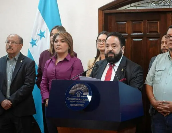 Crisis electoral en Honduras: Congreso afirma que "no validará" los comicios; Nasralla se proclama vencedor