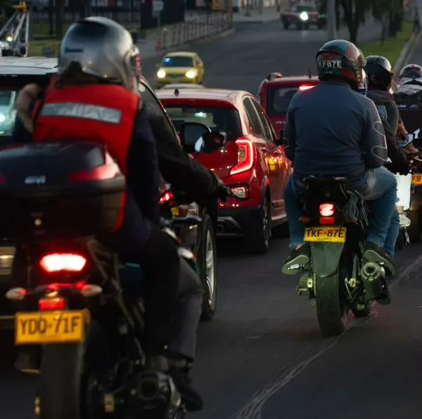 Foto trancón en Bogotá, en nota de qué rutas y cierres tendrá la ciclovía nocturna en Bogotá hoy, 11 de diciembre