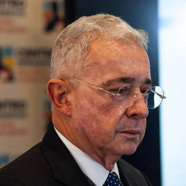 Entregan títulos de predios que fueron explotados por El Ubérrimo, de Uribe