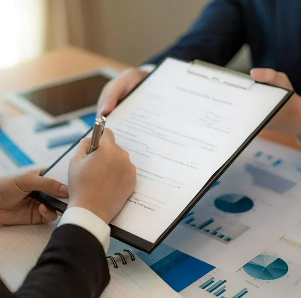 "Engaño": SIC da nuevos detalles de sanción a 4 empresas (pesos pesados) en Colombia. Hay varias marcas involucradas. 