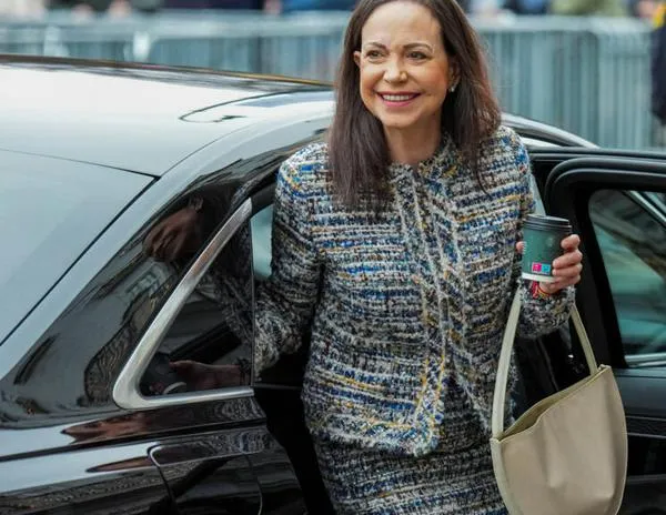 ¿Cómo habría salido María Corina Machado de Venezuela? Las versiones de su viaje a Oslo