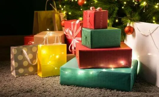 Menos regalos, pero con mayor significado para niños, efectos emocionales de dar y recibir