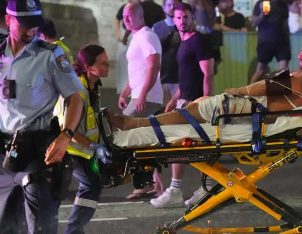 Al menos 11 muertos en un tiroteo en la playa de Bondi, en Sídney, dirigido contra la comunidad judía