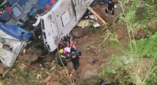 Accidente de bus en Antioquia hoy: se conoce lista de 20 heridos hay 11 menores