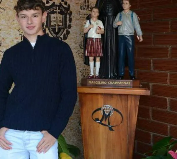 Caldas: Emanuel, el jóven que aprendió a leer el mundo y terminó brillando en el Icfes