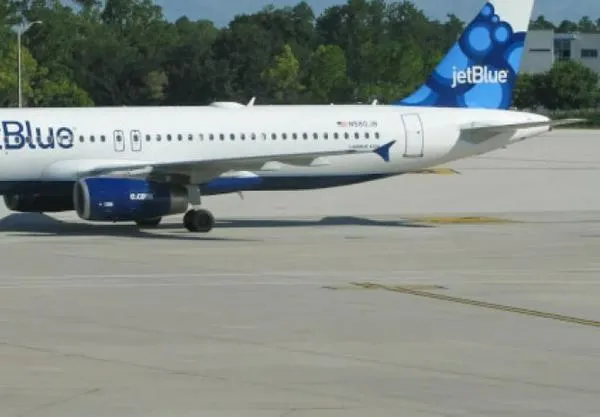 JetBlue evita colisión con avión cisterna de la Fuerza Aérea en vuelo desde Curazao: ¿a qué distancia pasó?