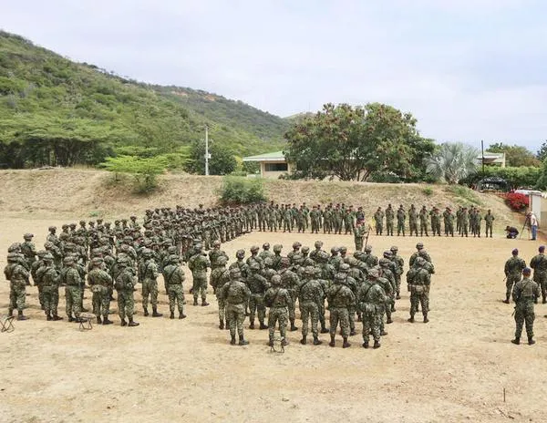 Colombia: Petro ordena atacar a la guerrilla del ELN que impuso a la población un paro armado